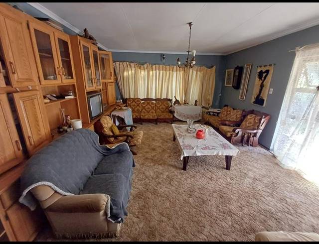 3 BEDROOM HOUSE FOR SALE IN VANDERBIJLPARK SW 2